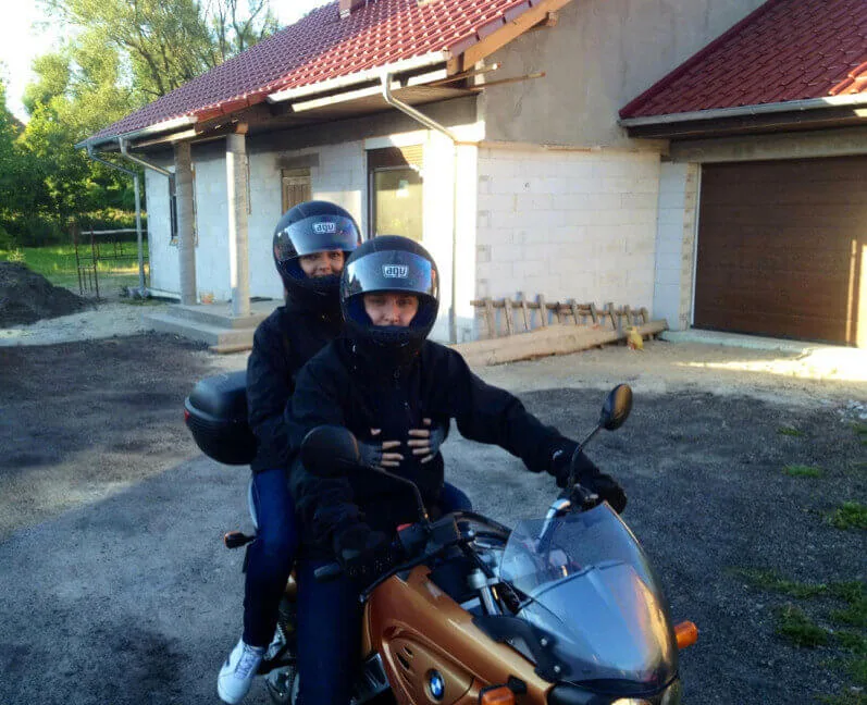 Agnes na motocyklu 3